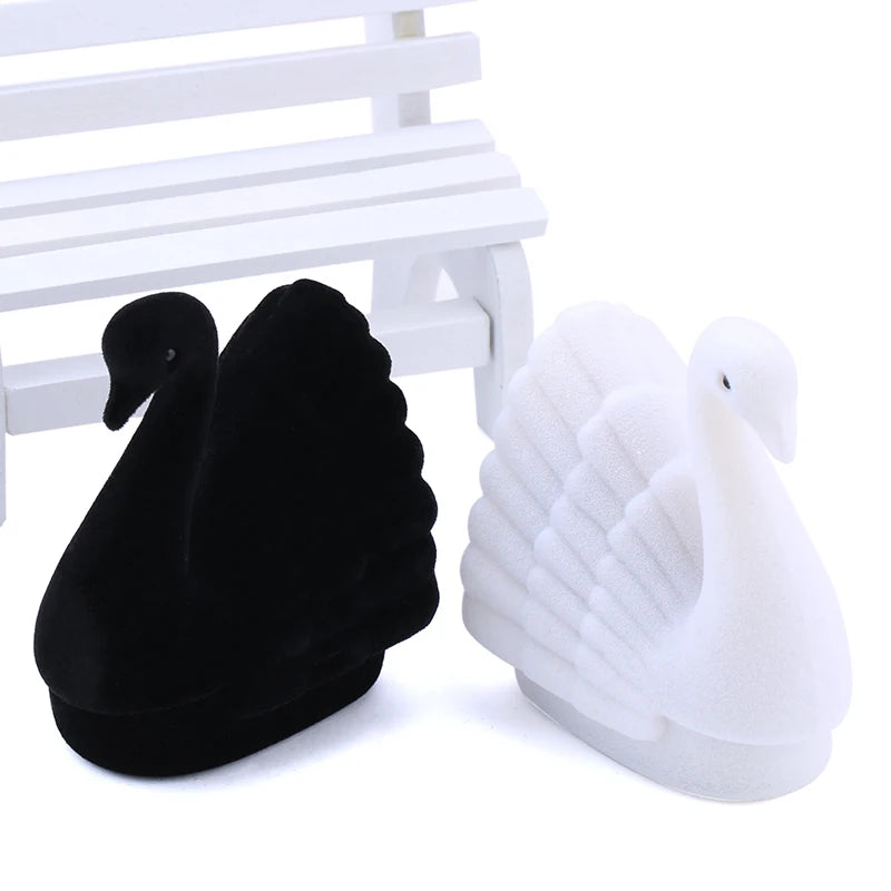 1Pcs Lovely Swan Shape Ring Box Wedding New Year Birthday Party Jewelry Case Fabric Container Case Great Gift Box