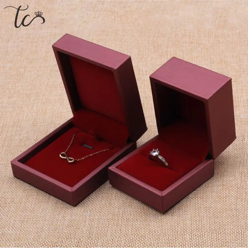 Red Brushed Leather Jewelry Display Case Ring Earrings Necklace Pendant Bracelet Storage Case