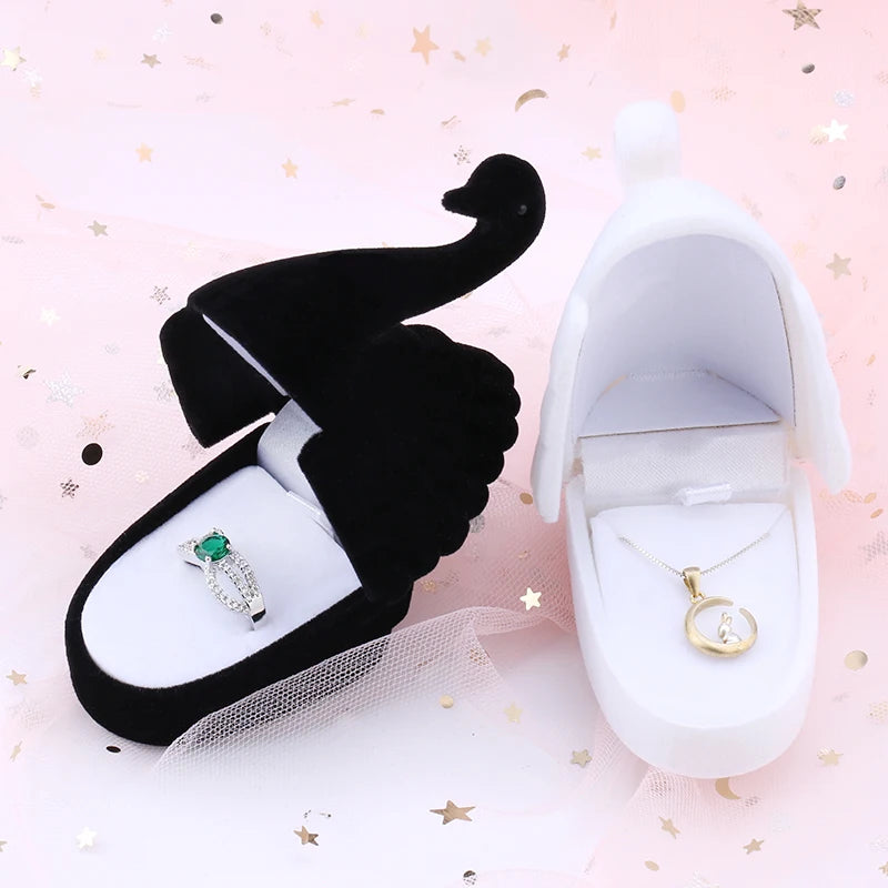 1Pcs Lovely Swan Shape Ring Box Wedding New Year Birthday Party Jewelry Case Fabric Container Case Great Gift Box