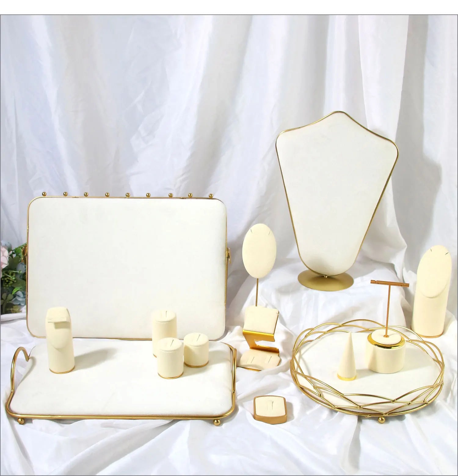 Creative Combination with Jewelry Rack Metal Beige Suede Jewelry Ring Necklace Bracelet Pendant Window Shooting Props