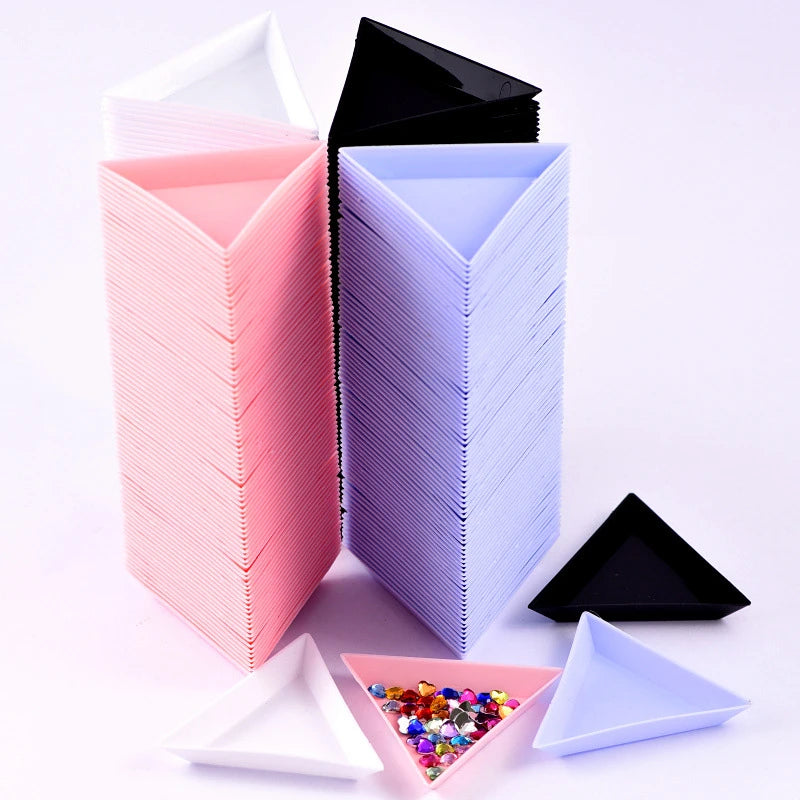 Wholesale 100Pcs/lot Plastic Triangle Jewelry Sorting Tray Gemstone Collection Storage Beads Crystal Nail Art Tool Tray