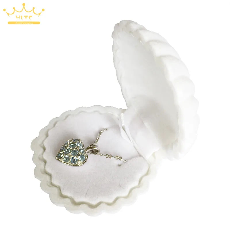 Wholesale 50Pcs/lot Shell Shape Lovely Velvet Wedding Engagement Ring Box for Earrings Necklace Chain Jewelry Display Gift Box