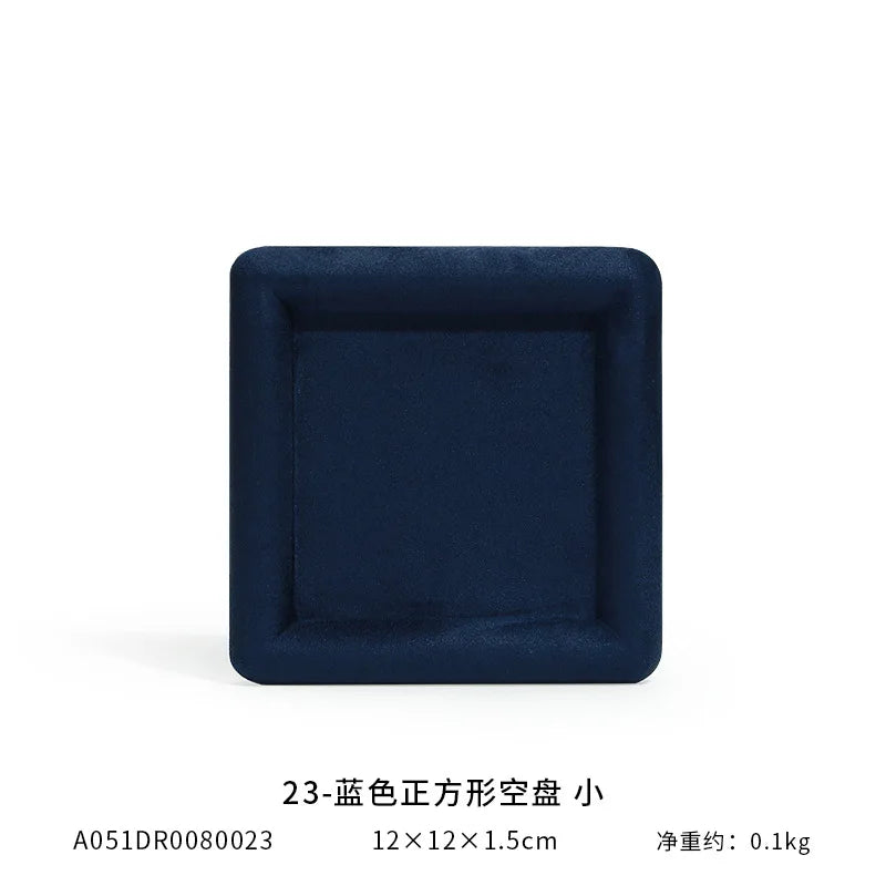 49699943907611