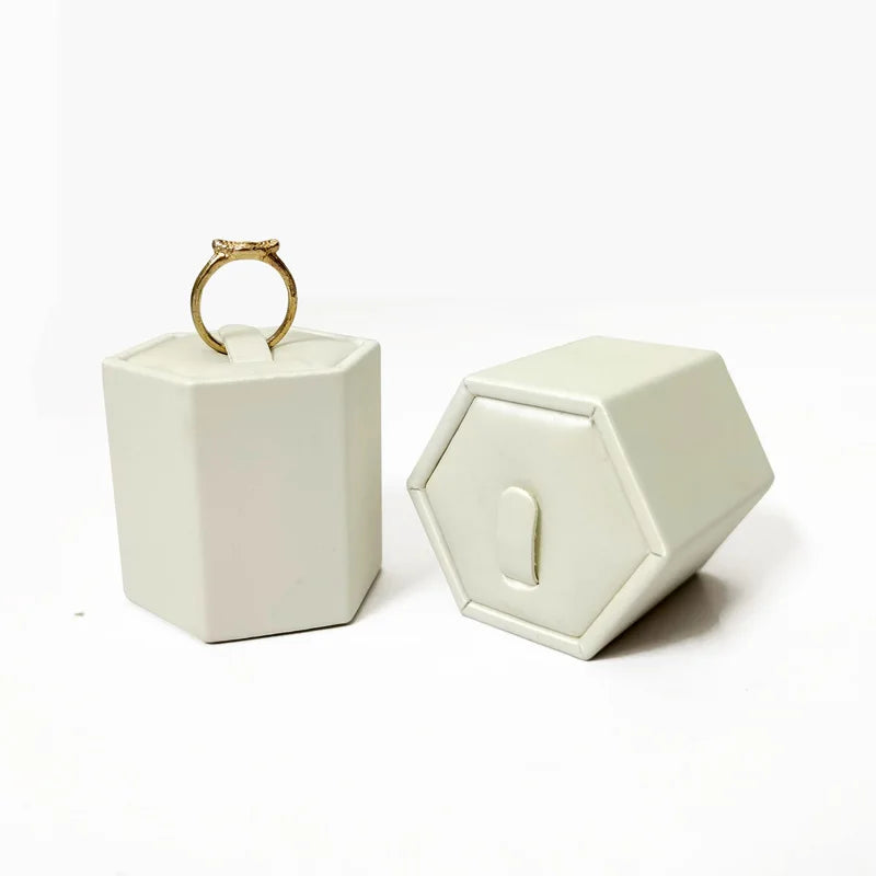 Velvet Pu Leather Hexagon Jewelry Display Rack Ring Storage Display Rack Tower Ring Display Rack