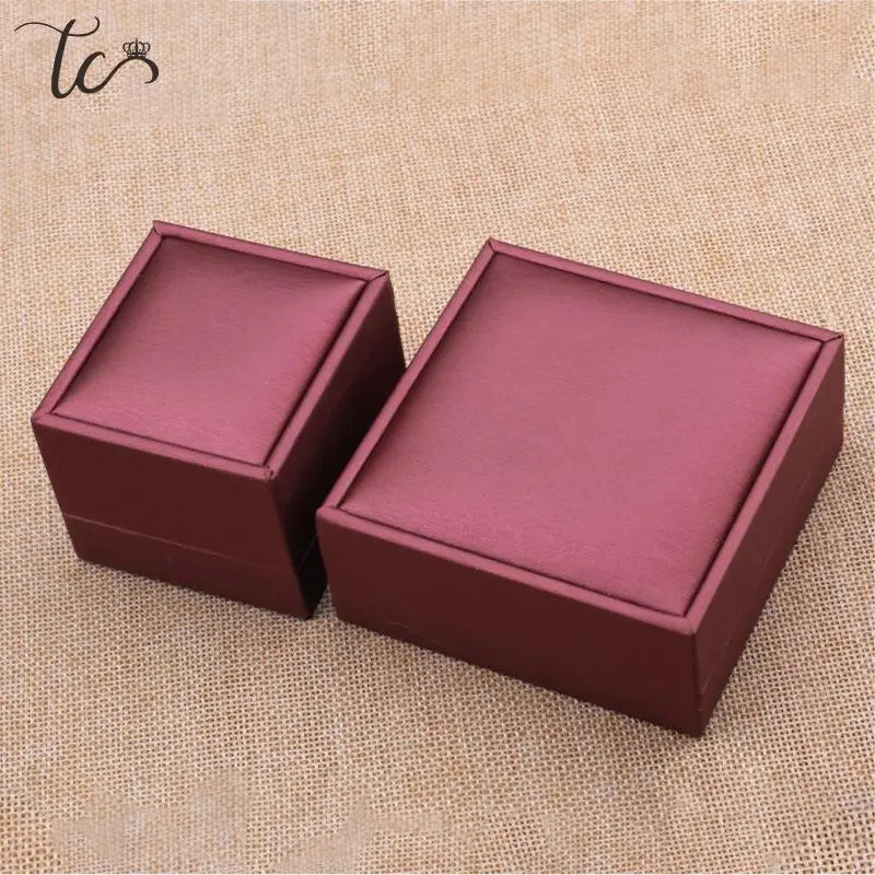 Red Brushed Leather Jewelry Display Case Ring Earrings Necklace Pendant Bracelet Storage Case